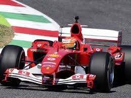 Vainqueur du championnat d'europe de formule 3 en 2018 puis du championnat de formule 2 2020 , il fait ses débuts en formule 1 l'année suivante , au sein de l'écurie haas f1 team. Formel 1 Michael Schumacher Sohn Mick Fahrt Legendares Auto Seines Vaters Es War Unglaublich Formel 1