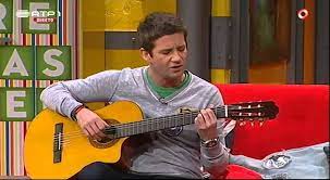 Matar georgios thanatos (nicolau breyner), um chefe. Pedro Granger Canta E Toca Guitarra Pedro Fernandes 5 Para A Meia Noite Youtube