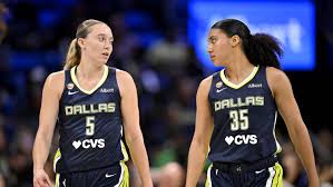 Paige Bueckers, Azzi Fudd and Aaliyah Edwards show UConn bond before Wings-Sun matchup