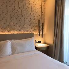 ديكور اليوم On Twitter ديكور غرفة النوم والحمام المميز في فندق فايف نخلة دبي Fivepalmdubai تصويري