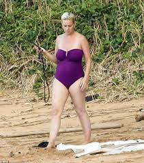 Aug 02, 2021 · katy perry and orlando bloom are spending a relaxing day on the water!. Katy Perry Puts Her Trim Post Pregnancy Figure On Display During Hawaii Vacation With Orlando Bloom Daily Mail Online