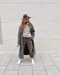 Современные девушки эффектно сочетают спортивные 1. Modnyj Sportivnyj Stil 2021 2022 Tendencii Trendy Novinki Sportivnogo Stilya