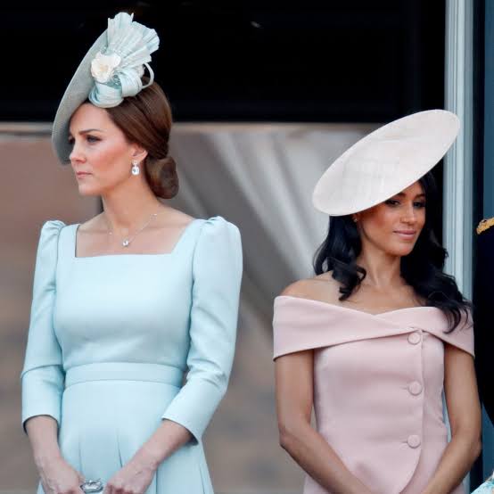 Kate Middleton 'proves Meghan Markle wrong' with approach to school run -  Daily Record