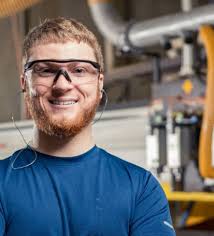 Kentucky apprenticeships provide debt-free career path, offer big benefits  for communities, employers