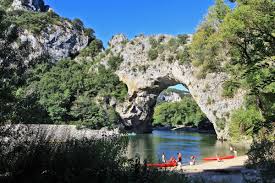 Web guide of tourism in ardeche. Idyllisches Paddeln Auf Der Ardeche Camping Info Magazin