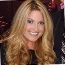 Jennifer Bas's Instagram, Twitter & Facebook