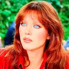 Tanya roberts poses at the hollywood collectors & celebrities show at the burbank airport r.i.p. Tanya Roberts Tanyarobertsfanclub France Photos Et Videos Instagram In 2020 France Photos Celebrities Hairdo