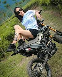 Kumpulan Wallpaper Cewek Cantik Racing Kecantikan Sepeda Motor Sepeda