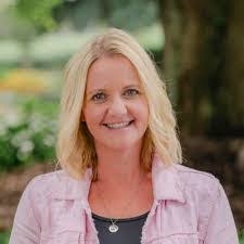 Sharon Easterling's Instagram, Twitter & Facebook