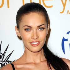 She made her acting debut in the family film holiday in the sun (2001). Megan Fox Fan Lexikon