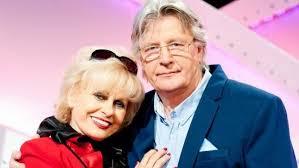 A beszélgetés vége felé a nézőknek érdekes percekben lehetett. Esztergalyos Cecilia Ferjei Es Elete Nlc Hu