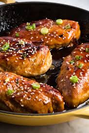 This Baked Honey Garlic Skillet Chicken Is Ridiculously Easy Baked Honey Garlic Chicken Garlic Chicken Recipes Honey Garlic Chicken