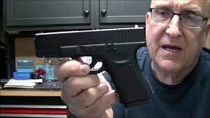 Cons as for the air gun it feels really cheap & plastic i am disappointed i expected more being a licensed product of glock, if you are aiming down your bb rolls out before pulling asked matt from usa. Umarex Glock 19 Bb Gun Youtube