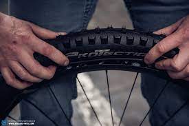 You probably know how to change a tire. How To Mount A Bike Tire Correctly Enduro Mountainbike Magazine