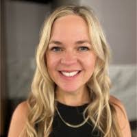 Amanda Metz's Instagram, Twitter & Facebook