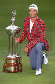 Adam Scott Doesn T Slip On Another Green Jacket But Instead A Plaid One After Defeating Jason Dufner In A 3 Hole Playoff Crown Jason Dufner Adam Scott Scott