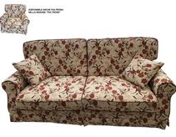Bellissimo divano 2 posti in tessuto.possibilit di vari colori. Outlet Divani Country Prezzi Sconti Online 50 60