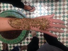 Henna is a plant native to northern africa, western and southern asia, and northern australasia. Henna Tattoos Im Hotel In Marrakesch Hotel Marrakesch Unter Deutscher Leitung