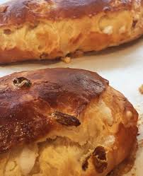 Je Vous En Parlais Il Y A Quelques Lignes La Cramique Cette Brioche Qui Vient Du Nord Et Qui Est Si Savoureuse Fourree Au Su Recette Cramique Brioche Recette