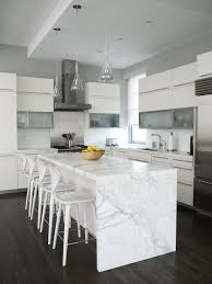 Petite Cuisine Vous Allez Adorer Cet Accessoire En 2020 Design De Cuisine Moderne Cuisines Design Cuisine En Granit Blanc