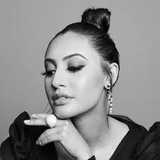 BIG LEO ENERGY! Happy Birthday to meeeeee🥳 📸 @stormsantos