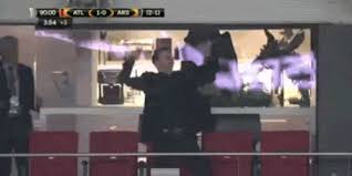 Ya kuma kai arsenal wasan karshe a kakar 2019, kuma wannan shi ne karon farko da villareal ta lashe babban kofi a tarihin kungiyar na shekara 98. Gif Diego Simeone Crazy Celebration After Win Over Arsenal Witty Futty