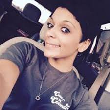 Victoria Crouch's Instagram, Twitter & Facebook