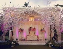Dari daniico wedding planner semarang sendiri telah menawarkan harga dekorasi pernikahan untuk rumah full paketnya hanya 4.5 juta saja, itupun sudah lengkap dari segi gebyok hingga. Dekorasi Pelaminan Harga 3 Juta