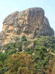 Obangogo Hill is located in Kabba Kogi State, Nigeria. It is one of the  most magnificent hills in the country and a tourist center to look out for.  In reality, Obangogo is