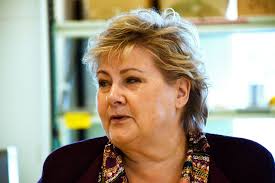 Det skjer bare to dager etter siste pressekonferanse, der regjeringen kunngjorde nye nasjonale innstramminger, blant annet om at man ikke kan ha mer enn fem gjester hjemme i tillegg til. Regjeringen Holder Pressekonferanse Om Klimatiltak E24