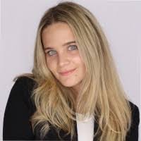 Naomi Vogel's Instagram, Twitter & Facebook