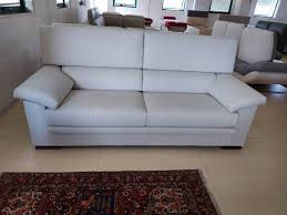 Letto isola il letto isola è il terzo letto orientale progettato da cinius e nasce dall'esigenza di ideare un letto in legno in stile giapponese anche senza. Divano In Tessuto Antimacchia Everest Offerta Outlet Zaggia Salotti