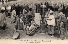 Paris Paris Jardin D Acclimatation L Afrique Mysterieuse Femmes A La Cuisine Bien Anime Habitat Materiel Traditionnel Carte Postale Ancienne Et Vue D Hier Et Aujourd Hui Geneanet