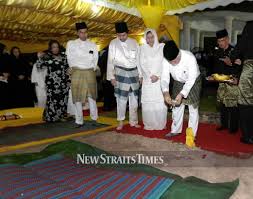 Baginda diputerakan pada 3 september 1984 di hospital besar, kuala lampur. Negri Sembilan S Tunku Alif Laid To Rest
