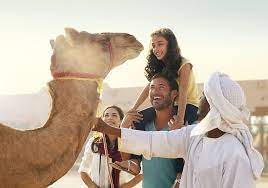 Located in al niyadat, al ain in the uae, it provides tourists the chance to meet and greet with the locals to experience how trading is done on. Al Ain Die Oasenstadt Im Emirat Abu Dhabi Abu Dhabi De