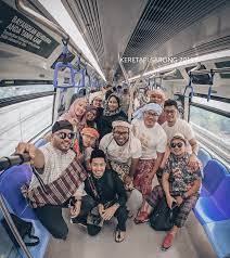 Stasiun jebres yang sudah diresmikan sebagai cagar budaya kota solo telah menjadi perhentian kereta ekonomi jalur madiun dengan ka madiun jaya. Keretapi Sarong 2019 Meriah Mawardi Yunus