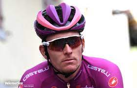 The 15th stage of the giro d'italia got off to an awful start for a huge number of riders after a crash in the opening kilometres. Giro D Italia 19 Vorschau 258 Km Anfahrt Fur Den Massensprint In Asti
