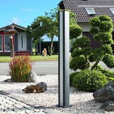 Unsere Lichtsaule Gibt Ihrem Eingangsbereich Eine Ganz Besondere Note Die Lichtsaule Wird Aus Anthrazit Pulverbeschichtetem Aluminiu Lichtsaule Beleuchten Led