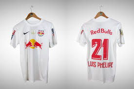O zagueiro de 25 anos do red bull bragantino foi convocado por tite neste sábado (26) para o lugar de felipe, cortado com uma lesão no. Brecho Do Futebol Red Bull Bragantino 2019 Primeira Camisa Tam P N 21 Luis Phelipe