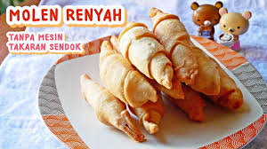 Feb 01, 2020 · cara membuat molen membunakan gilingan yang praktis dan sederhana sebagian besar teman teman pasti sudah tahu dong bagaimana kelezatan pisang molen kartika sari. Molen Pisang Tanpa Mesin Takaran Sendok Renyahnya Tahan Seharian Youtube