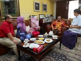 Ucapan selamat hari raya aidilfitri 1442h. Despite Disagreements Azmin Hopes Bond With Anwar Lasts A Lifetime Today