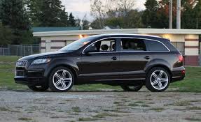 Q7 2013 Prices And Features Like Its Competition Audi Also Venturing In The Suv Division Audi Q7 Merc Benz Audi