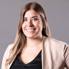 Julia Hicks's Instagram, Twitter & Facebook