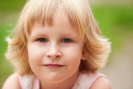 Dai tagli classici per i capelli corti agli stili moderni per i capelli lunghi, ci sono molti tagli di capelli per ragazzi da considerare. Tagli Per Bambini Per Ragazze Bei Tagli Alla Moda Per Bambine E Adolescenti Foto