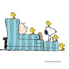 Snoopy Relaxes W Friends Snoopy Love Charlie Brown And Snoopy Snoopy