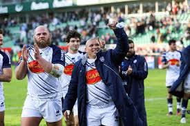 Venez encouragez votre équipe sur le chat room et discuter football avec les autres fans de foot. Top 14 Le Top 10 Des Joueurs Les Plus Petits Du Championnat Actu Rugby