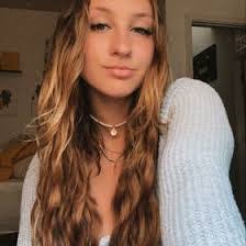 Audrey Everett's Instagram, Twitter & Facebook