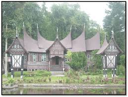 Rumah adat suku bugis memiliki ciri khas berbentuk panggung. 41 Rumah Adat Pada 34 Provinsi Gambar Dan Keterangannya