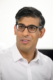 Rishi Sunak pledges £2.1million to give veterans high-flying jobs under new  scheme to help 'swap uniform for suit'