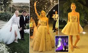 The bespoke tulle gown, created specially by maria grazia chiuri at dior, had the couple's love. Chiara Ferragni Weds Fedez In A Very Lavish Ceremony In Sicily Daily Mail Online